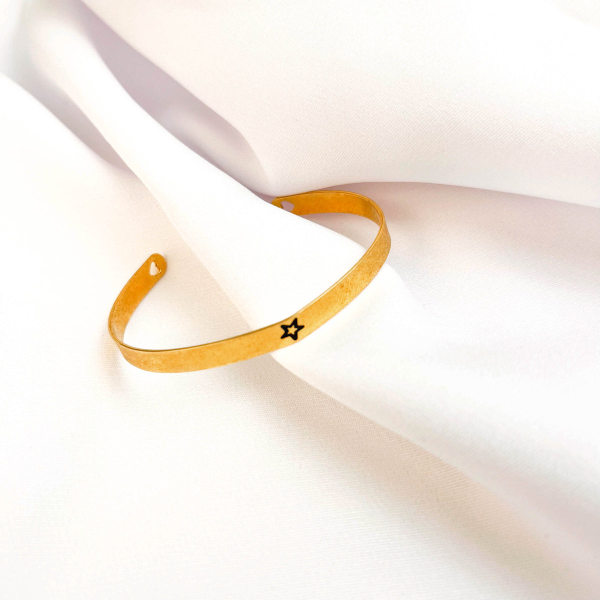 Bracelete Lumyara Dourado Estrela Minimalista