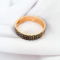 Bracelete Lumyara Dourado com Esmaltação Preta